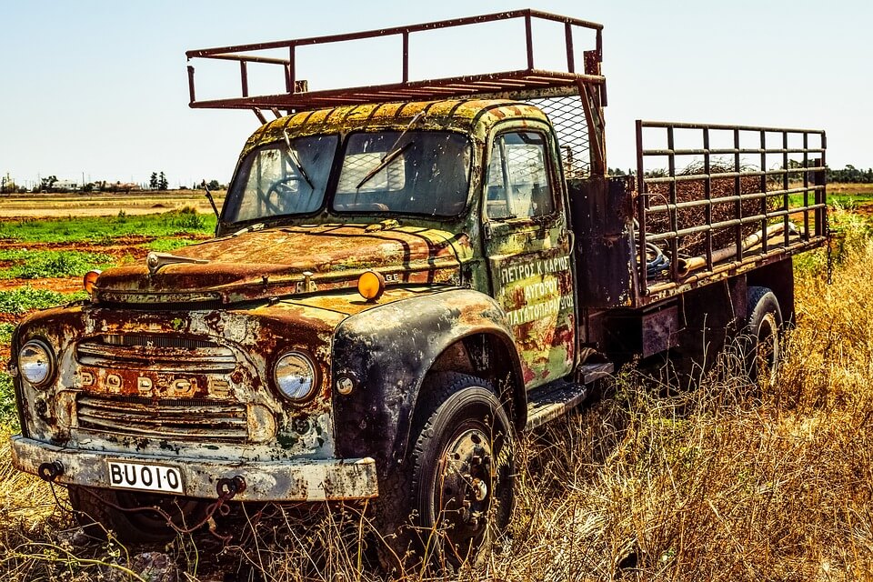 Épave camion ancien